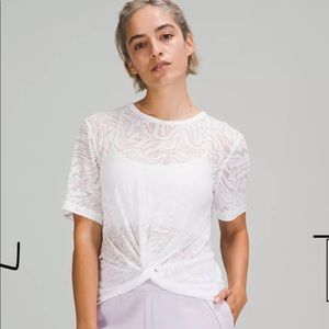 Lululemon Vail Short Sleeve Tee (Size 2)